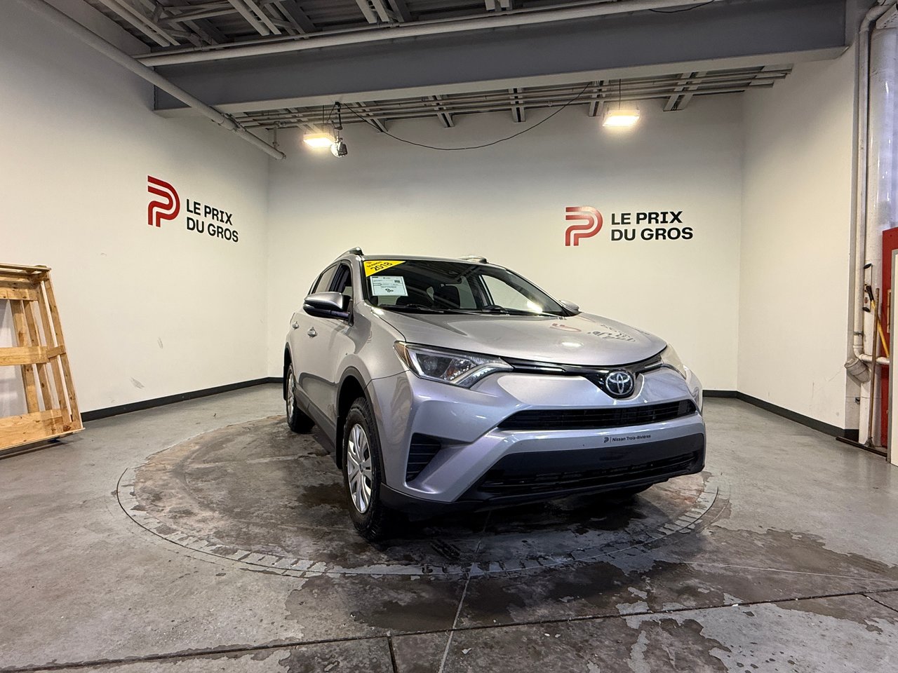 Toyota RAV4 LE 2018-0