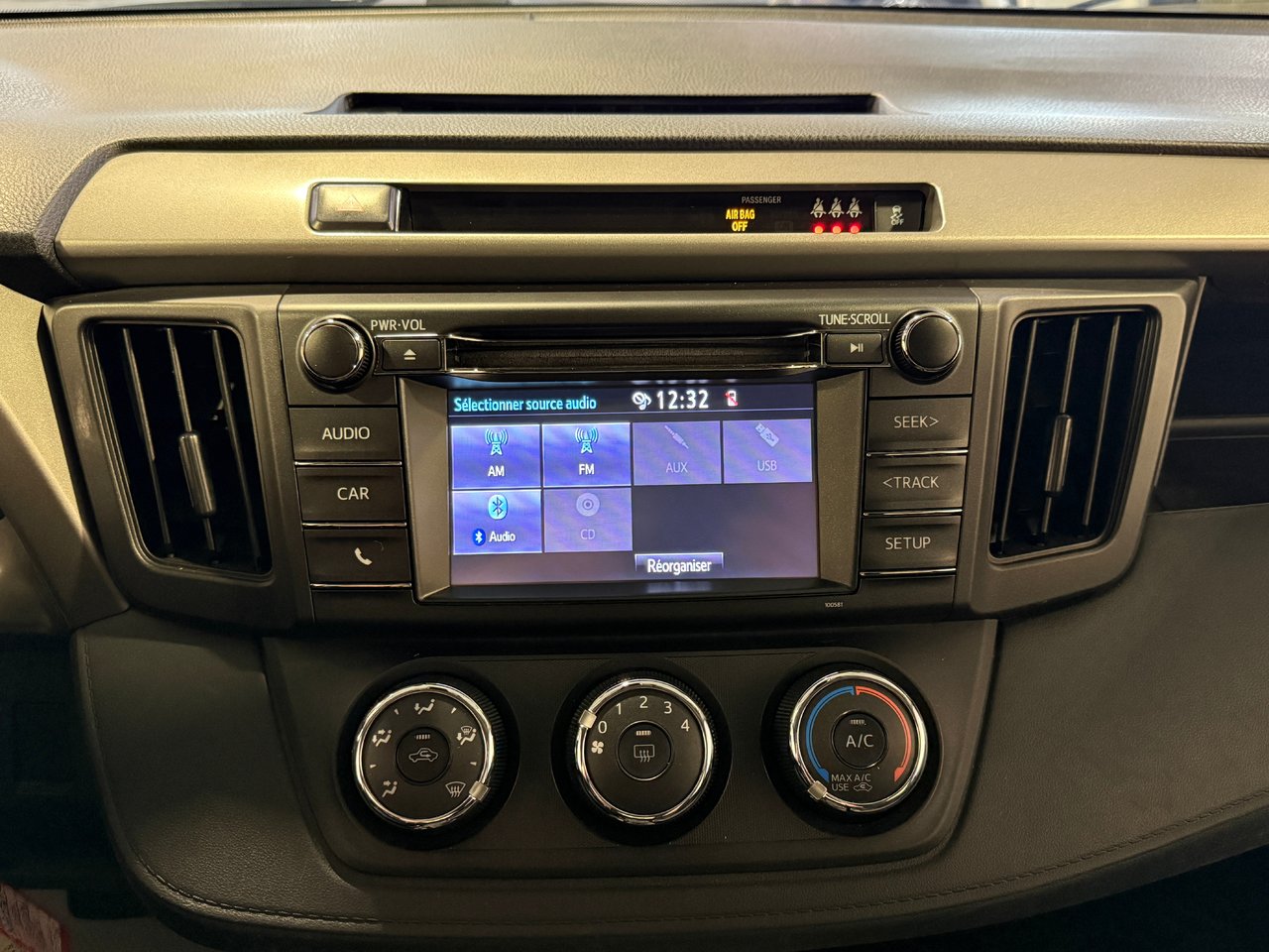 Toyota RAV4 LE 2018-19
