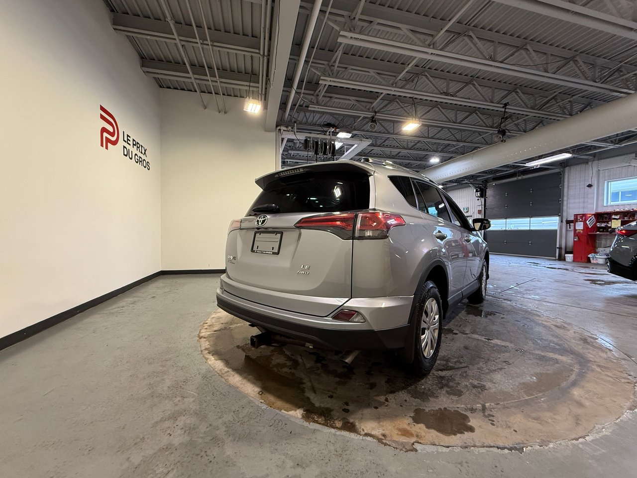 Toyota RAV4 LE 2018-2