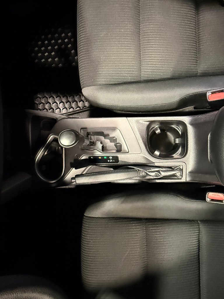 Toyota RAV4 LE 2018-23