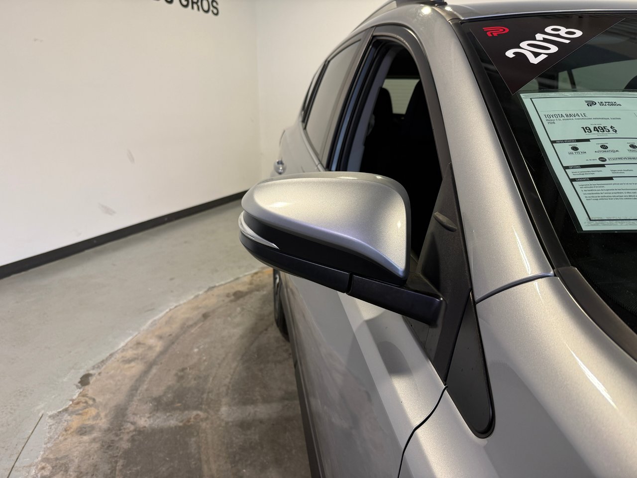 Toyota RAV4 LE 2018-8