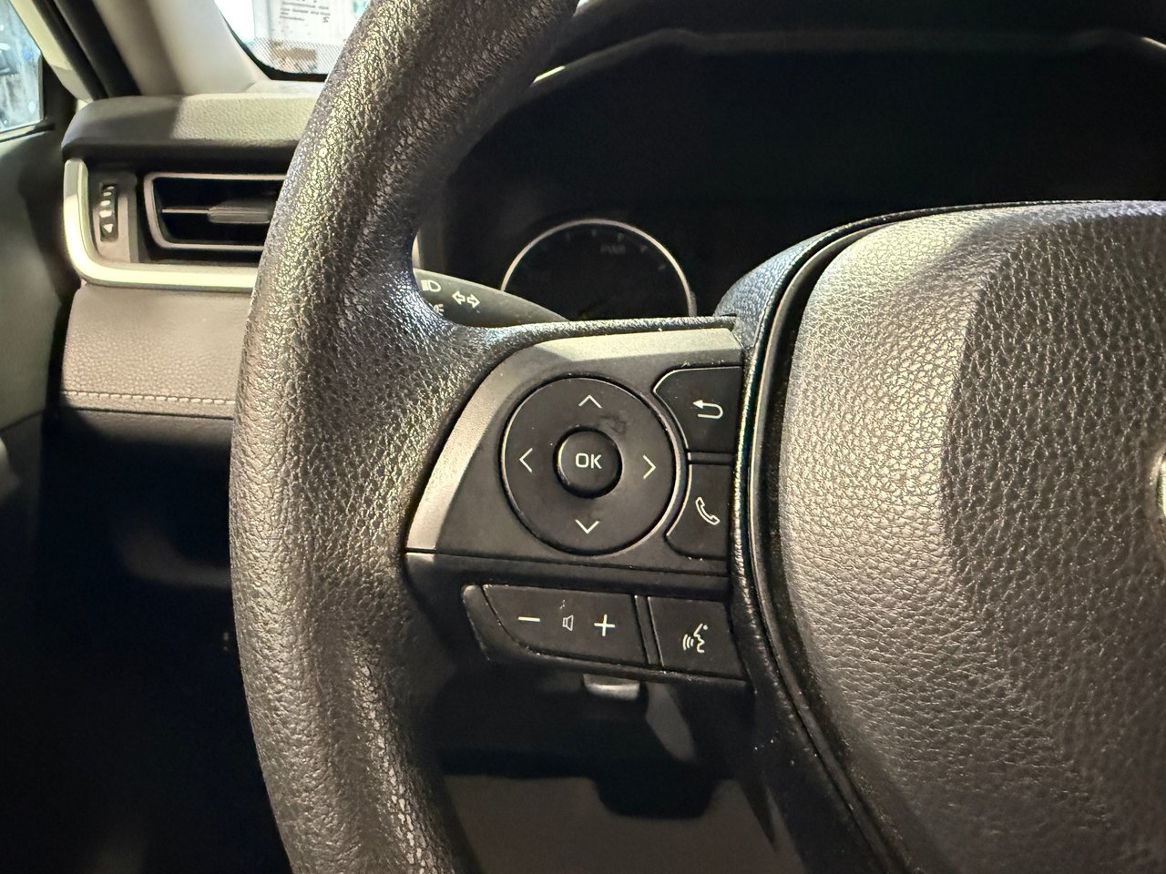 2019 Toyota RAV4 LE HYBRIDE-14