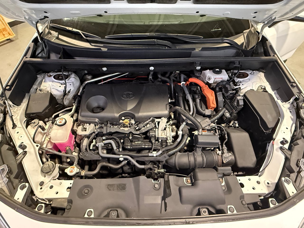 2019 Toyota RAV4 LE HYBRIDE-25