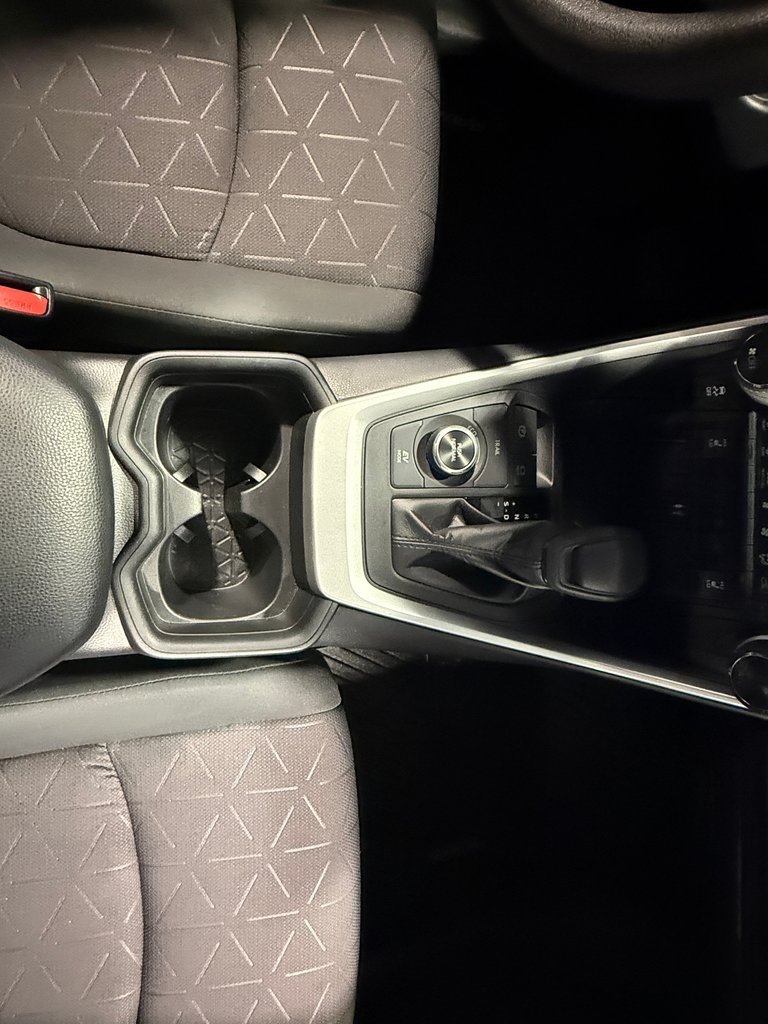 2019 Toyota RAV4 LE HYBRIDE-22