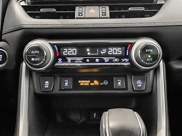 2021 Toyota RAV4 XLE AWD-22