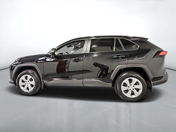 Toyota RAV4 LE 2021-5