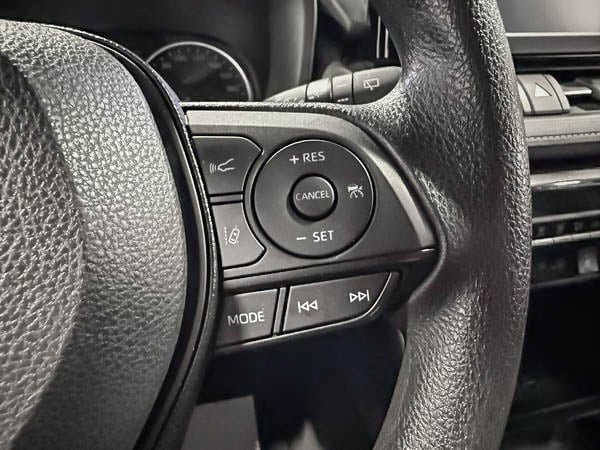 Toyota RAV4 LE 2021-15