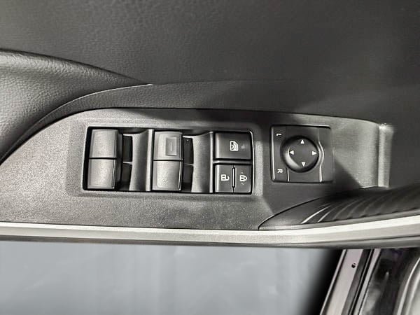 Toyota RAV4 LE 2021-11