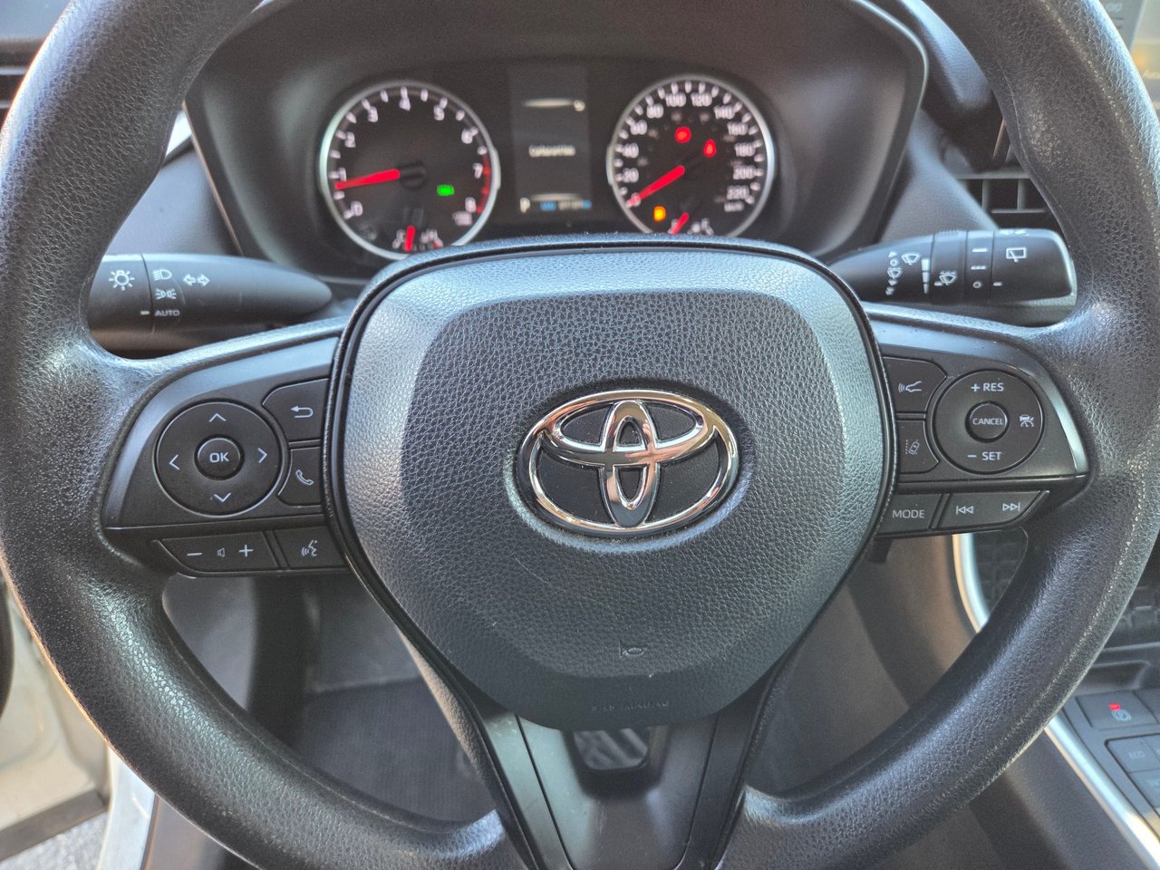 2022 Toyota RAV4 LE-12