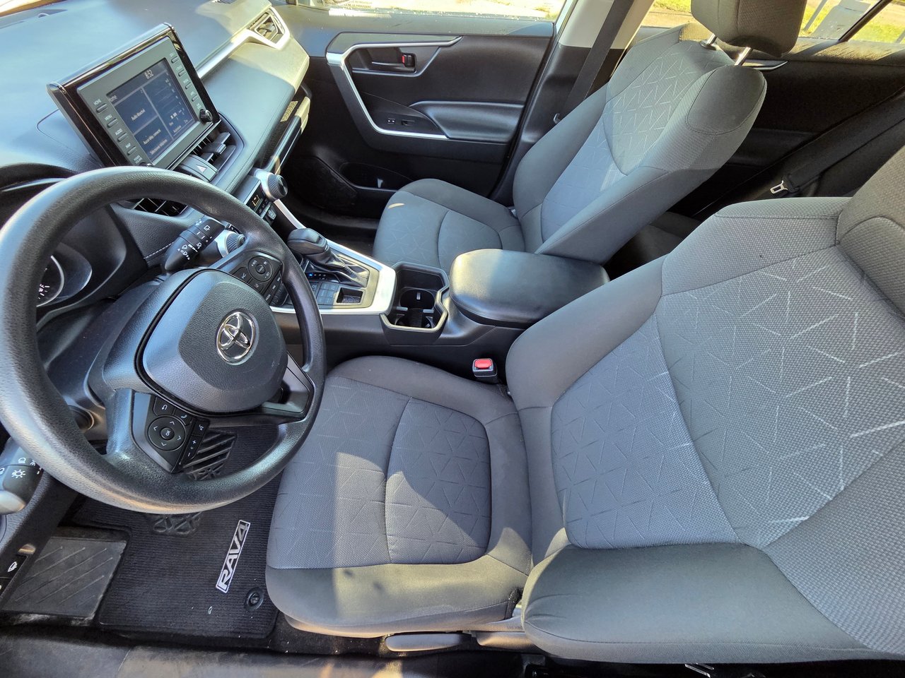 2022 Toyota RAV4 LE-11