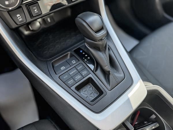 2022 Toyota RAV4 XLE-13