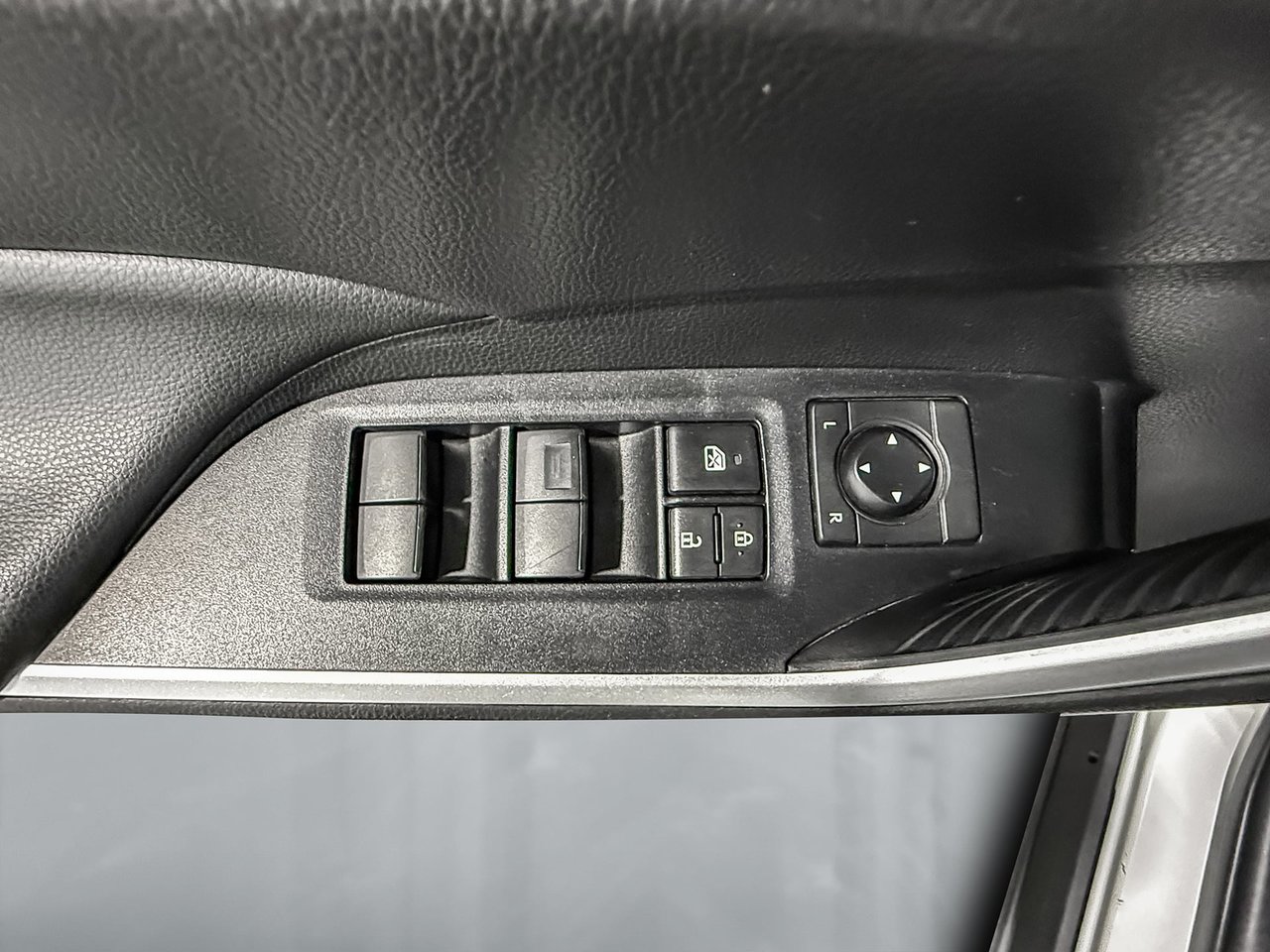 Toyota RAV4 LE AWD 2022-11