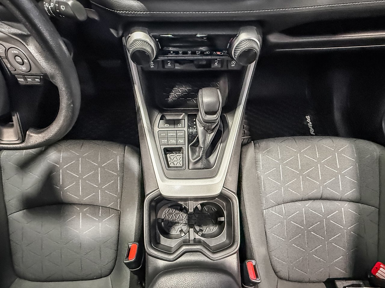 Toyota RAV4 LE AWD 2022-22