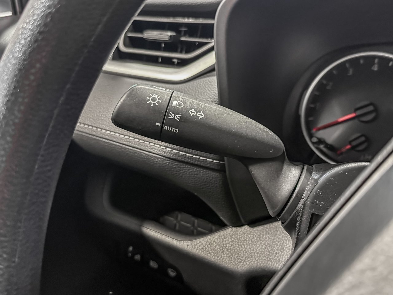 Toyota RAV4 LE AWD 2022-16