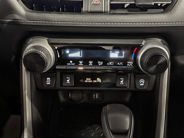 2023 Toyota RAV4 LE-21