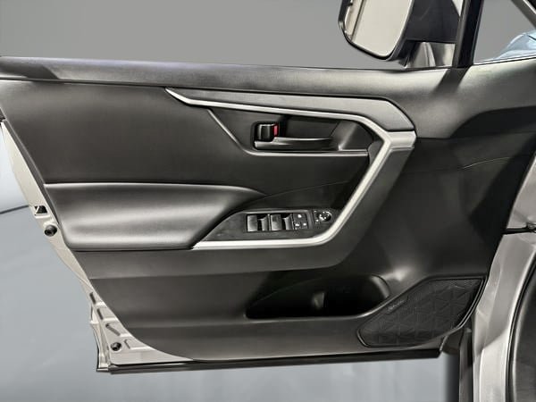 2023 Toyota RAV4 LE-10