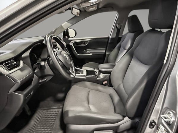 2023 Toyota RAV4 LE-12