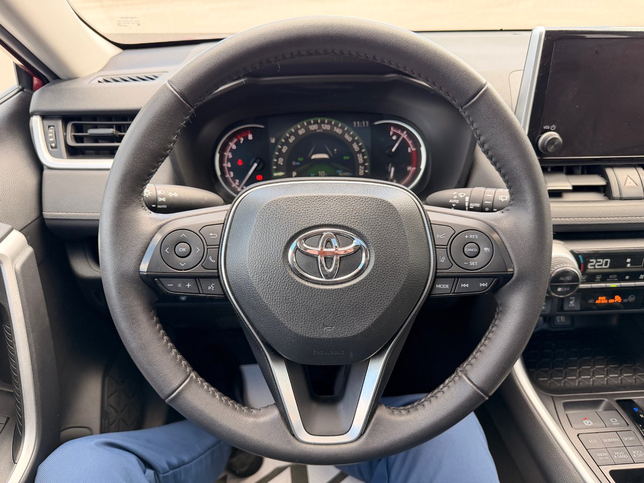 2024 Toyota RAV4 XLE AWD-17