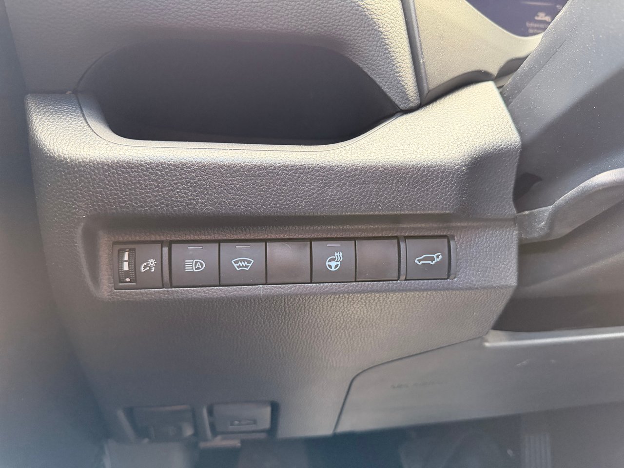 2024 Toyota RAV4 XLE AWD-20