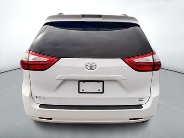 2018 Toyota Sienna LE AWD-4