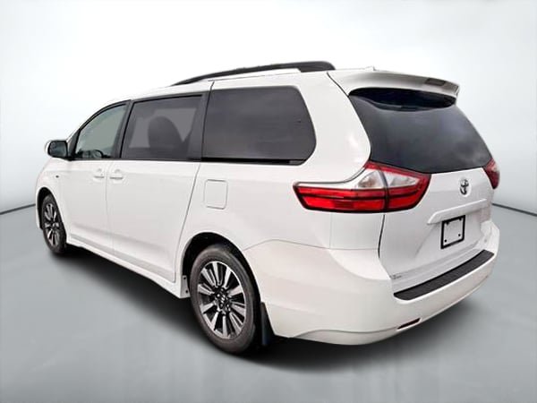 2018 Toyota Sienna LE AWD-3