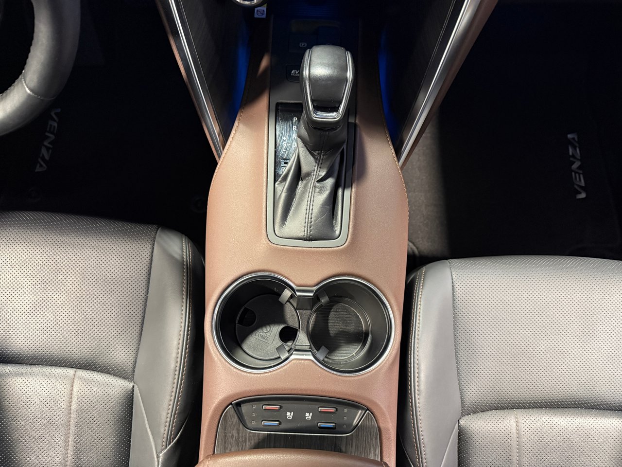 2021 Toyota Venza Limited-24