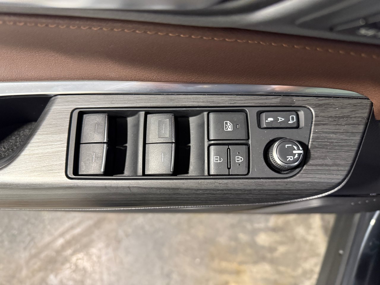 2021 Toyota Venza Limited-12