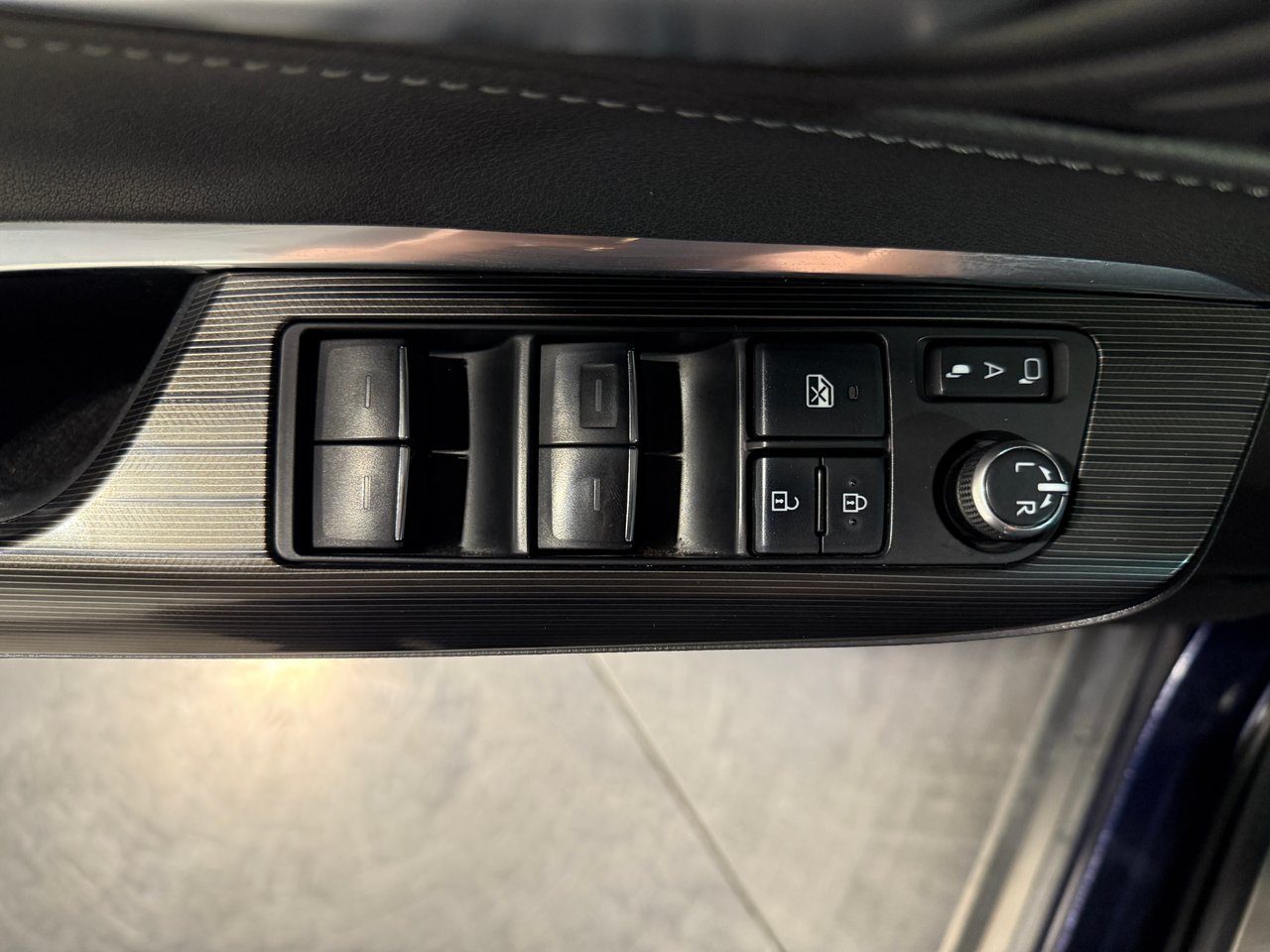 Toyota Venza XLE 2024-11