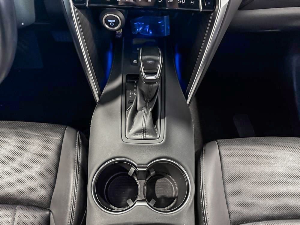 2024 Toyota Venza XLE-28