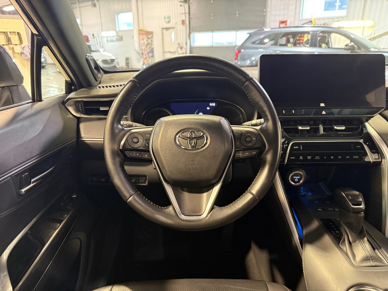 Toyota Venza XLE 2024-14