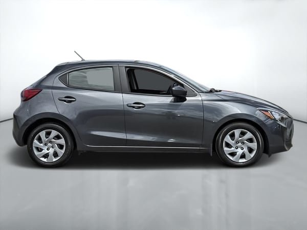 Toyota Yaris Hatchback BASE 2020-1