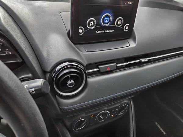 2020 Toyota Yaris Hatchback Base LE-14