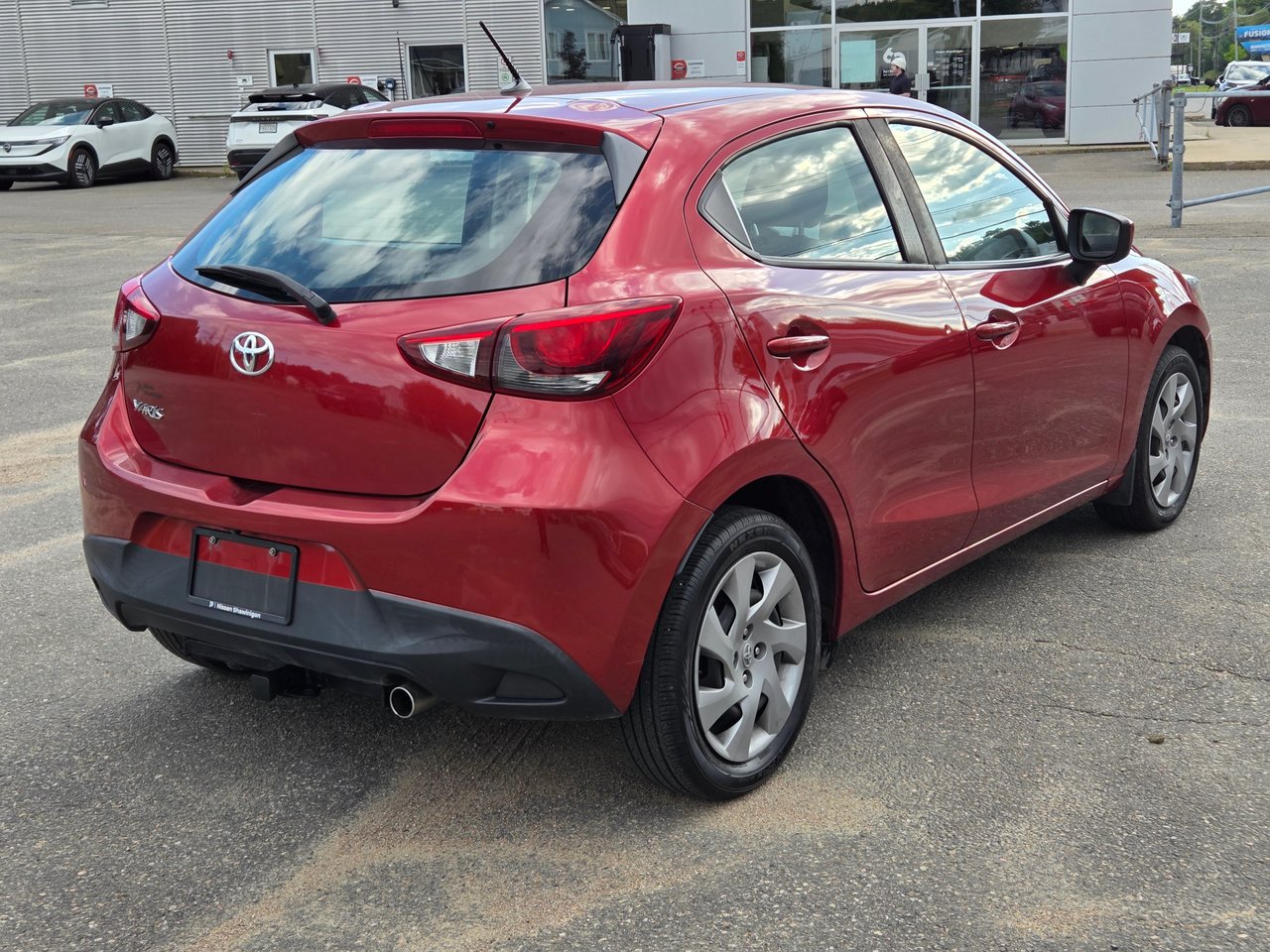 2020 Toyota Yaris Hatchback Base LE-2