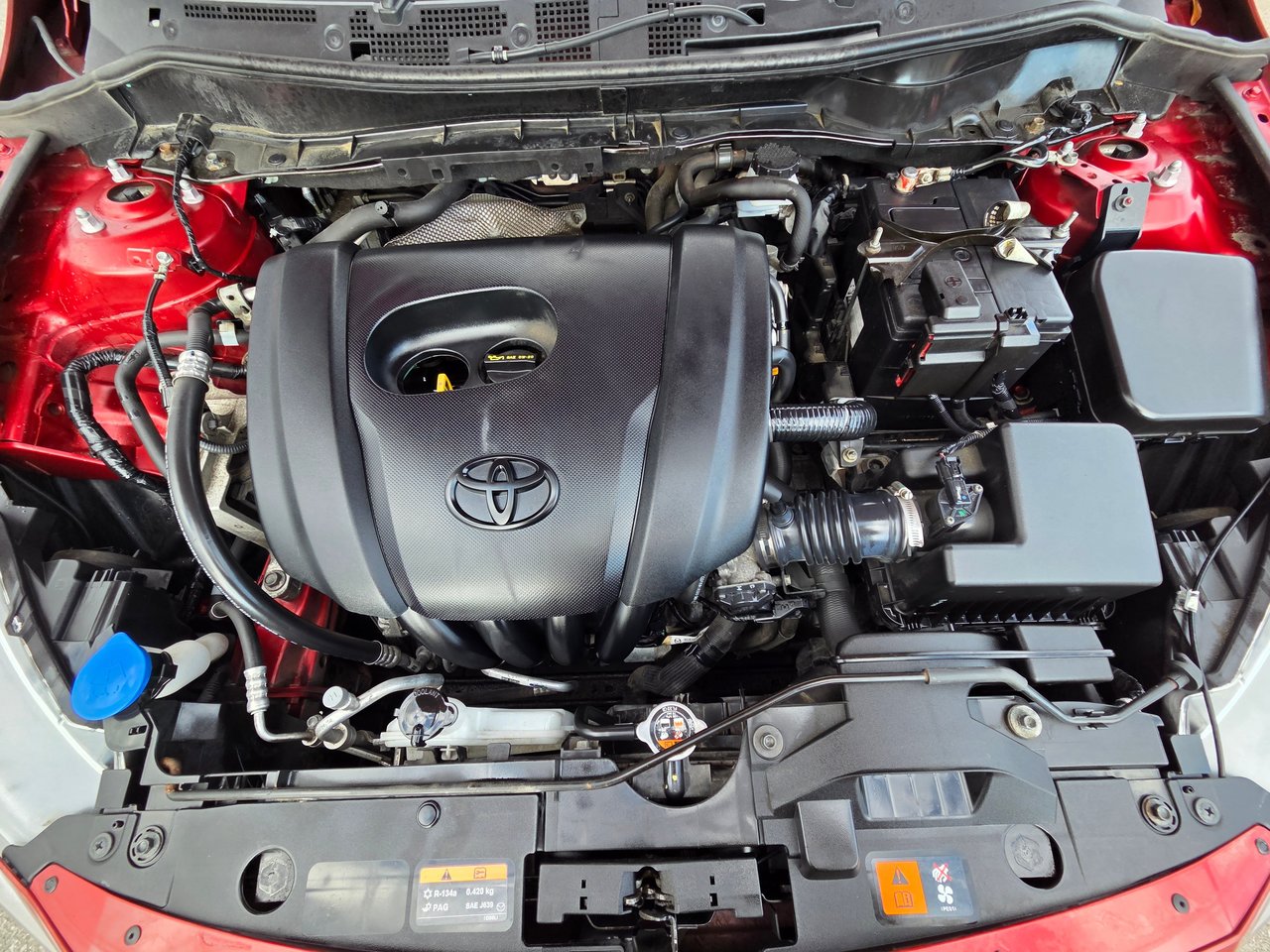2020 Toyota Yaris Hatchback Base LE-8