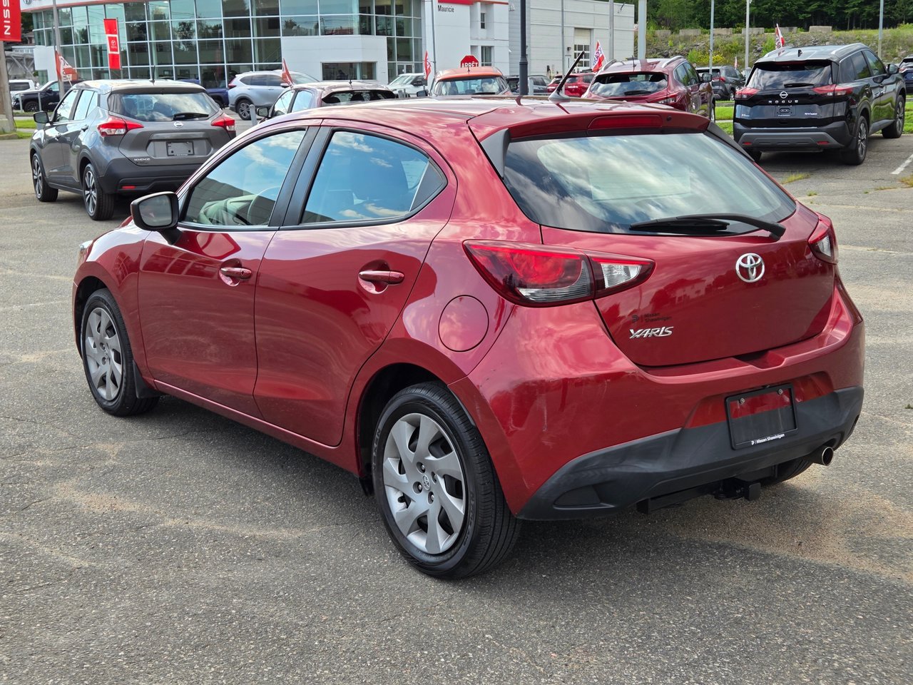 2020 Toyota Yaris Hatchback Base LE-4