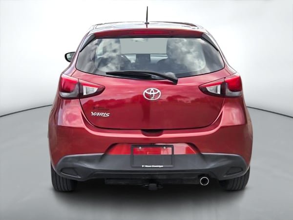2020 Toyota Yaris Hatchback Base LE-3