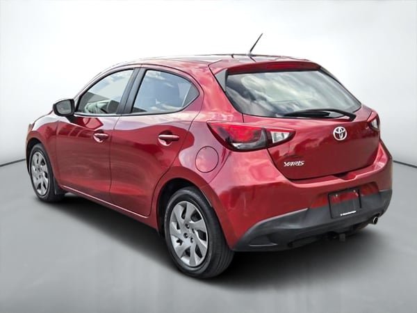 2020 Toyota Yaris Hatchback Base LE-4