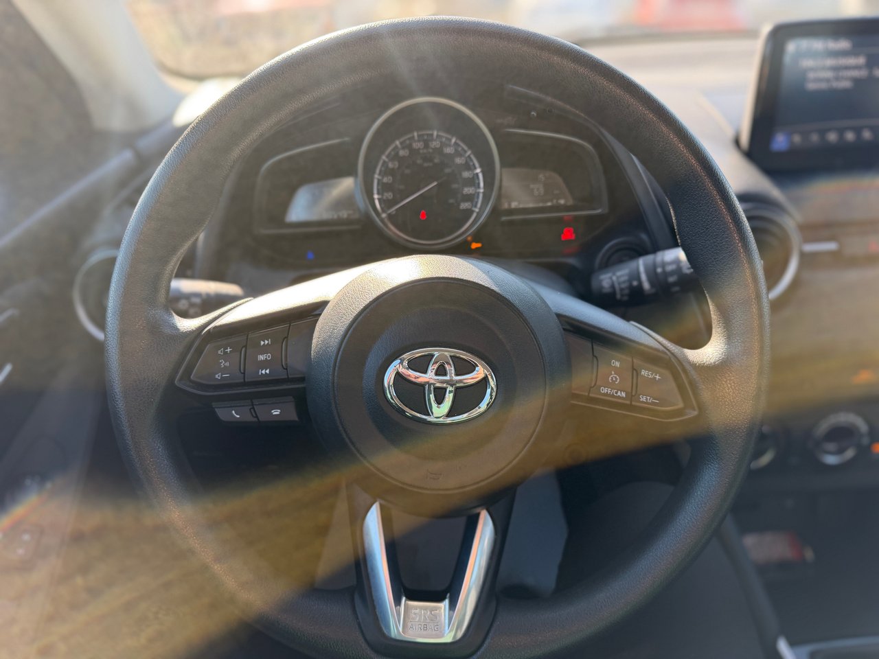 Toyota Yaris Hatchback Base 2020-9