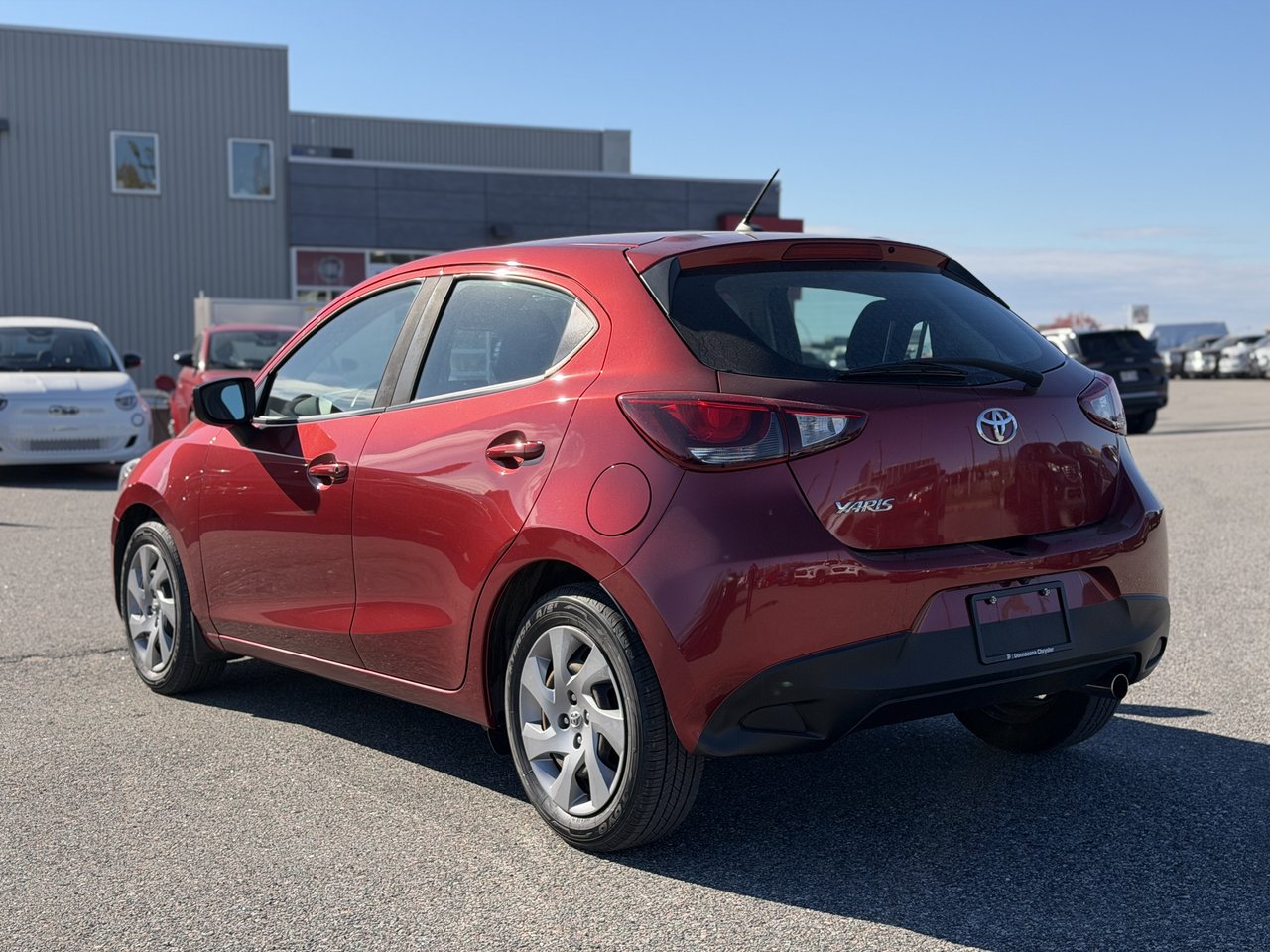 Toyota Yaris Hatchback Base 2020-3