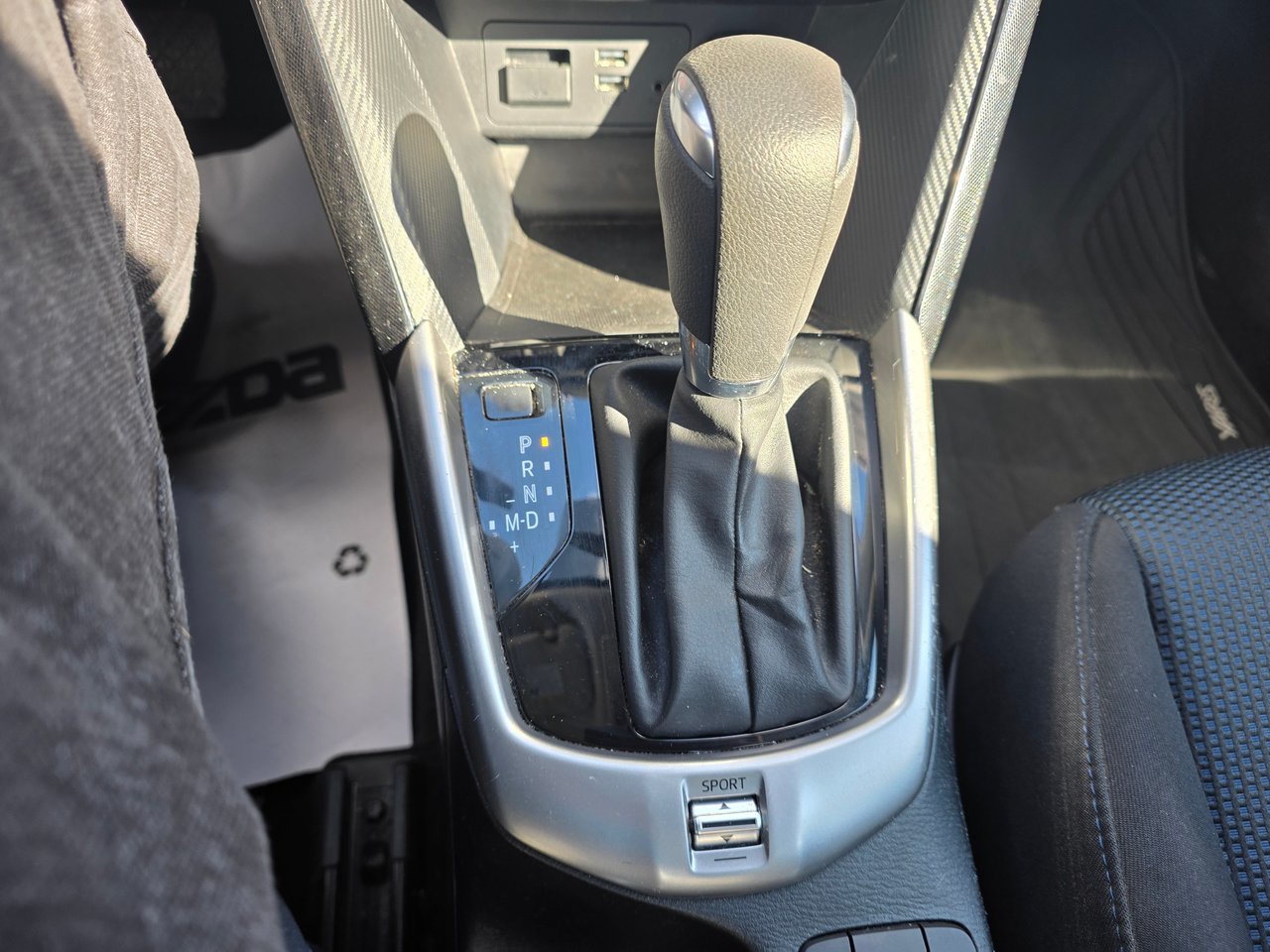 Toyota Yaris CE 2016-13