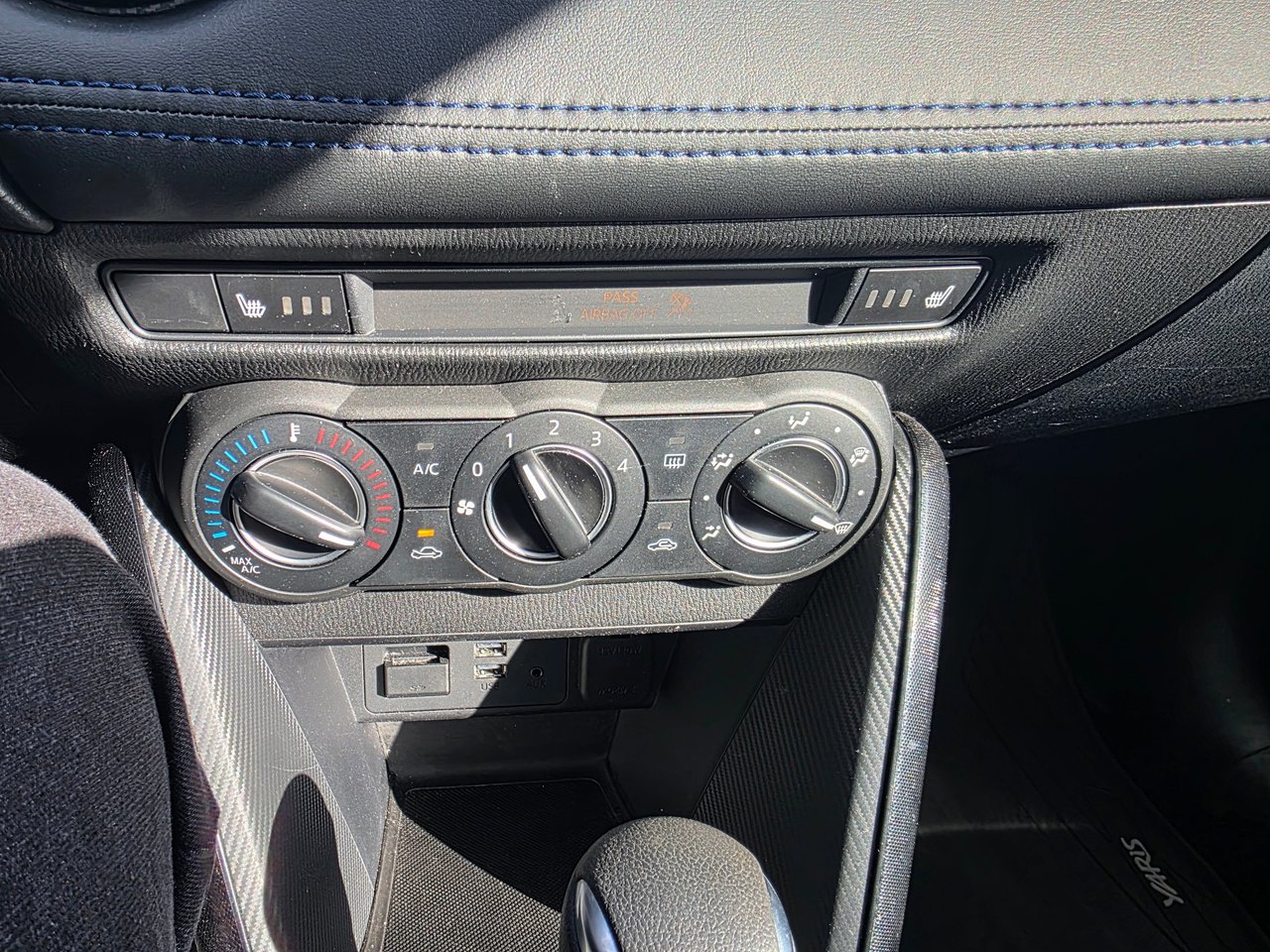 Toyota Yaris CE 2016-15