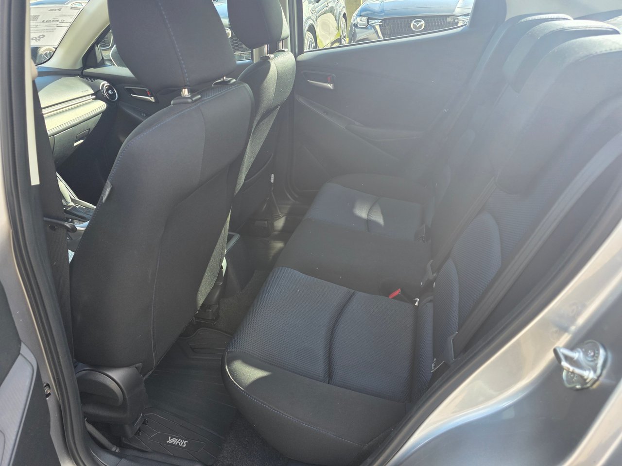 Toyota Yaris CE 2016-6