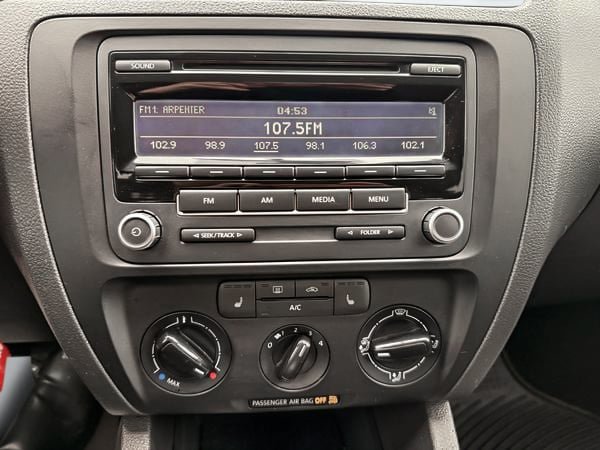 Volkswagen Berline Jetta BASE 2.0L 2013-11