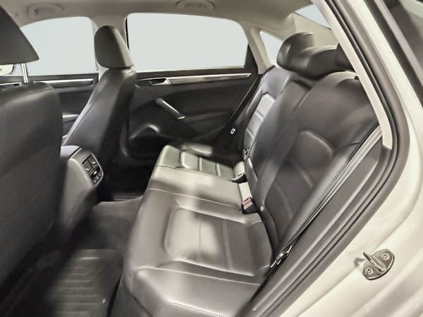 2018 Volkswagen Passat COMFORLINE-24