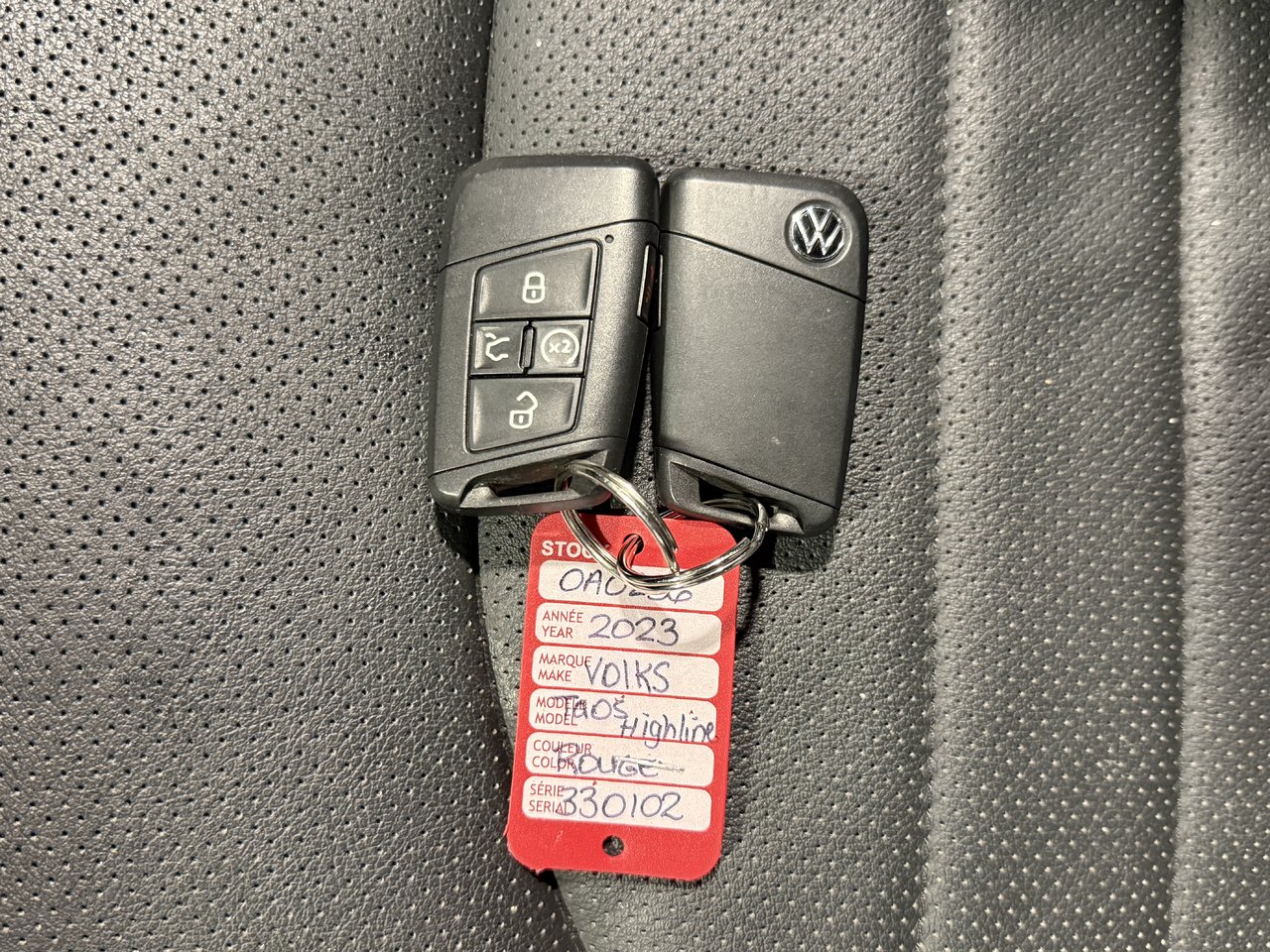 Volkswagen Taos HIGHLINE 2023-27
