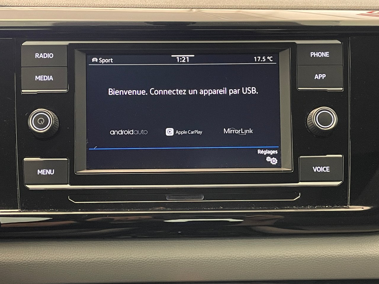 2023 Volkswagen Taos S-18