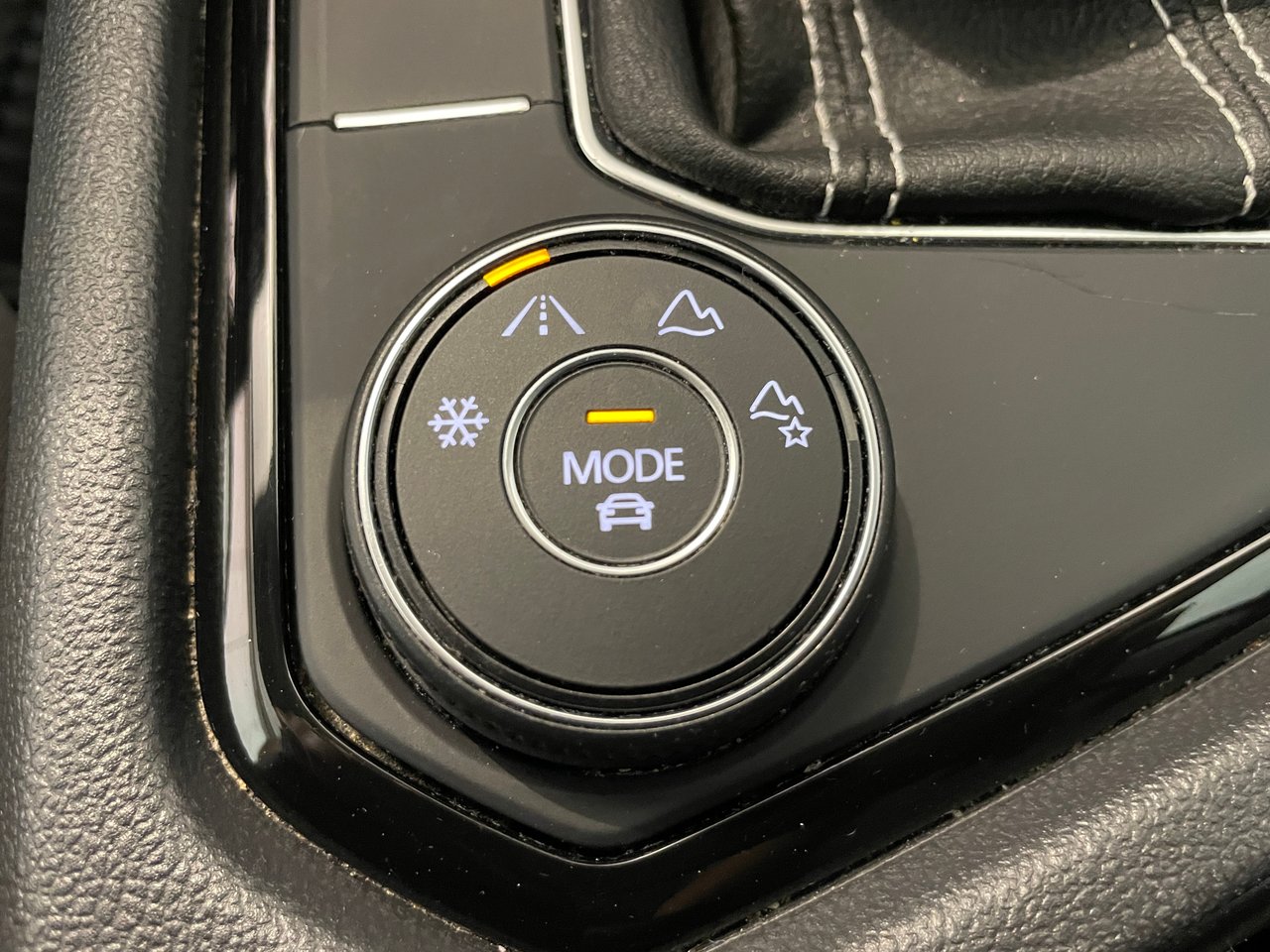 2023 Volkswagen Taos S-22