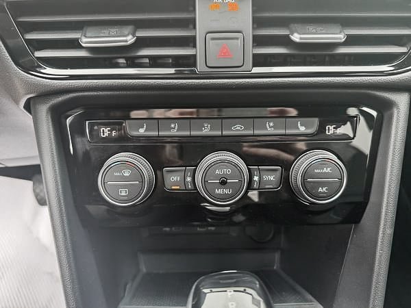 2024 Volkswagen Taos HIGHLINE AWD-17