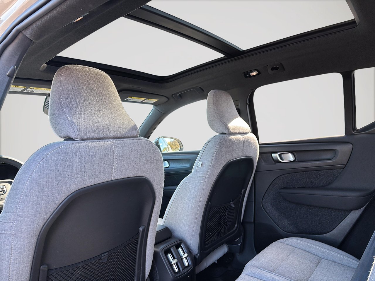 2025 Volvo EX40 ULTRA TWIN MOTOR-12
