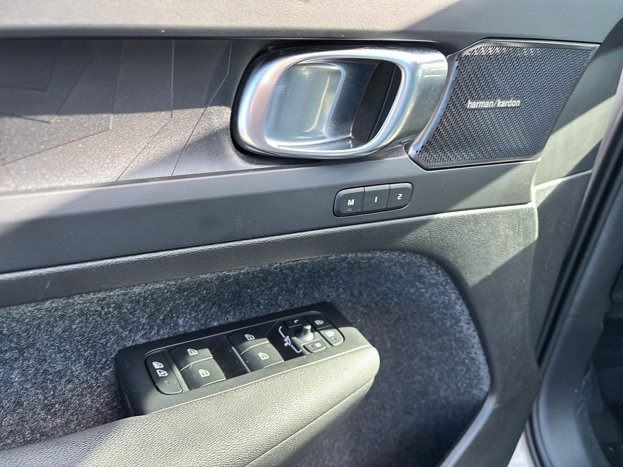 2025 Volvo EX40 ULTRA TWIN MOTOR-11
